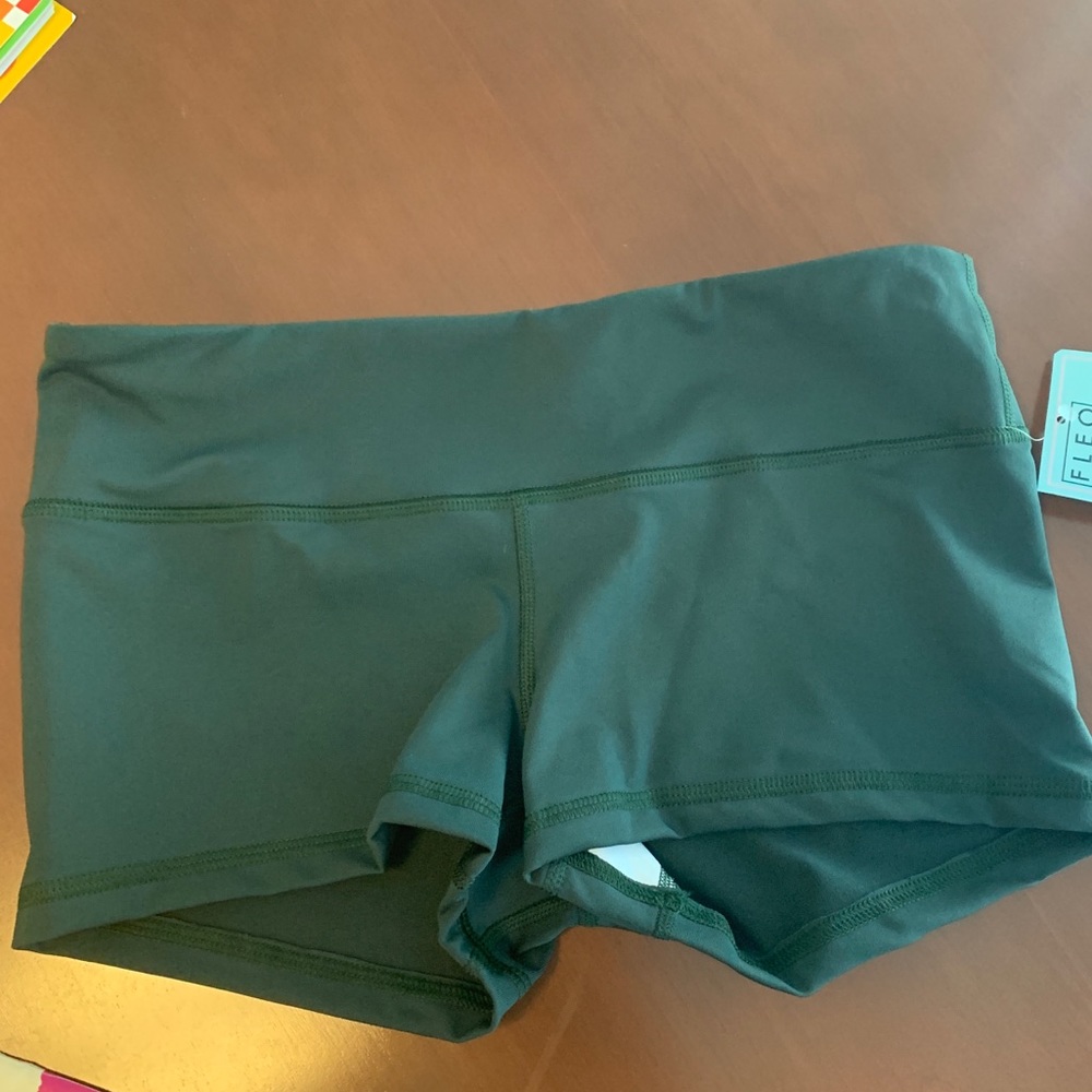 Brand new Fleo forest green